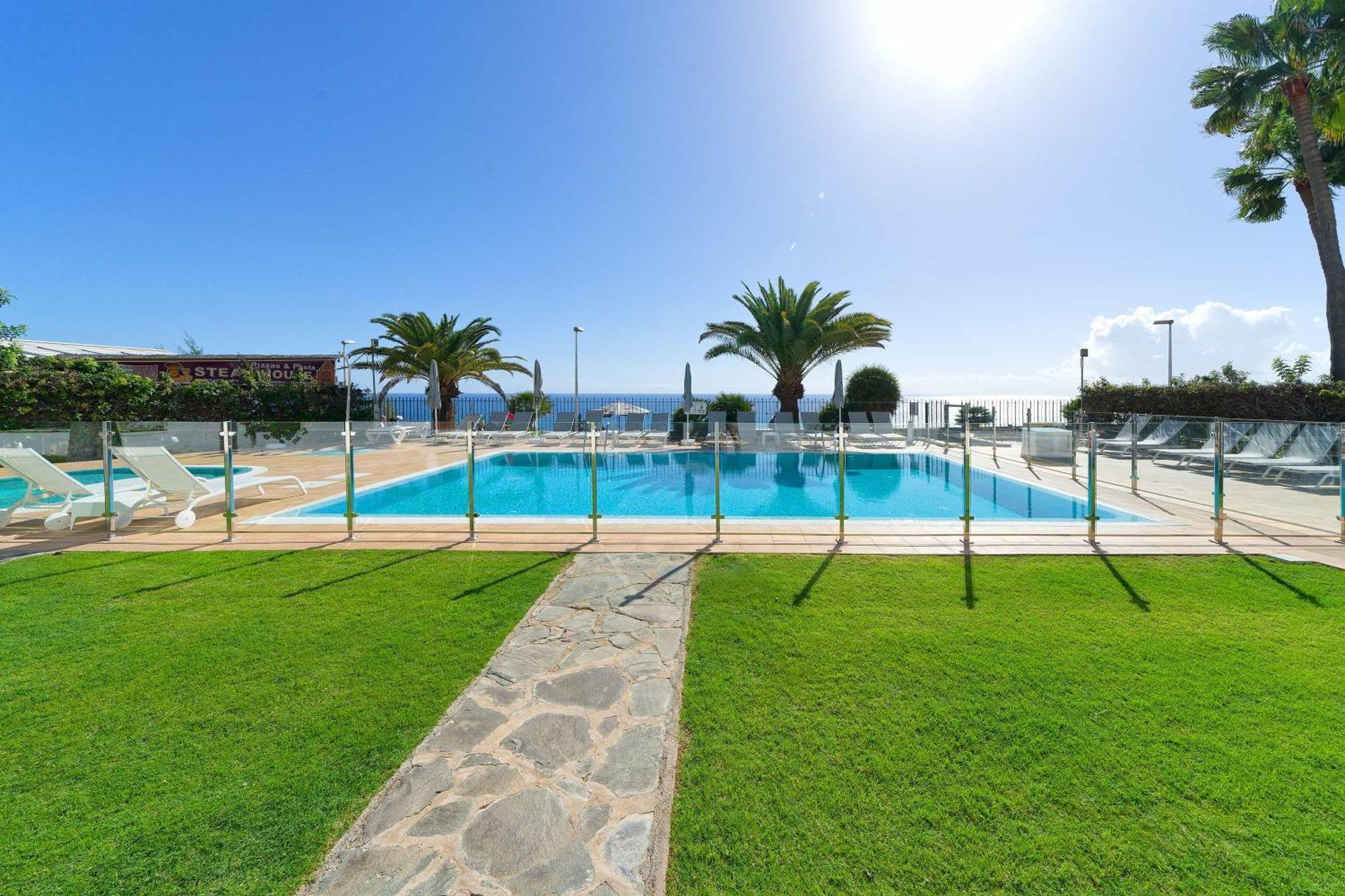 Salt Apartments Reina Sol Плая дел Инглес Екстериор снимка