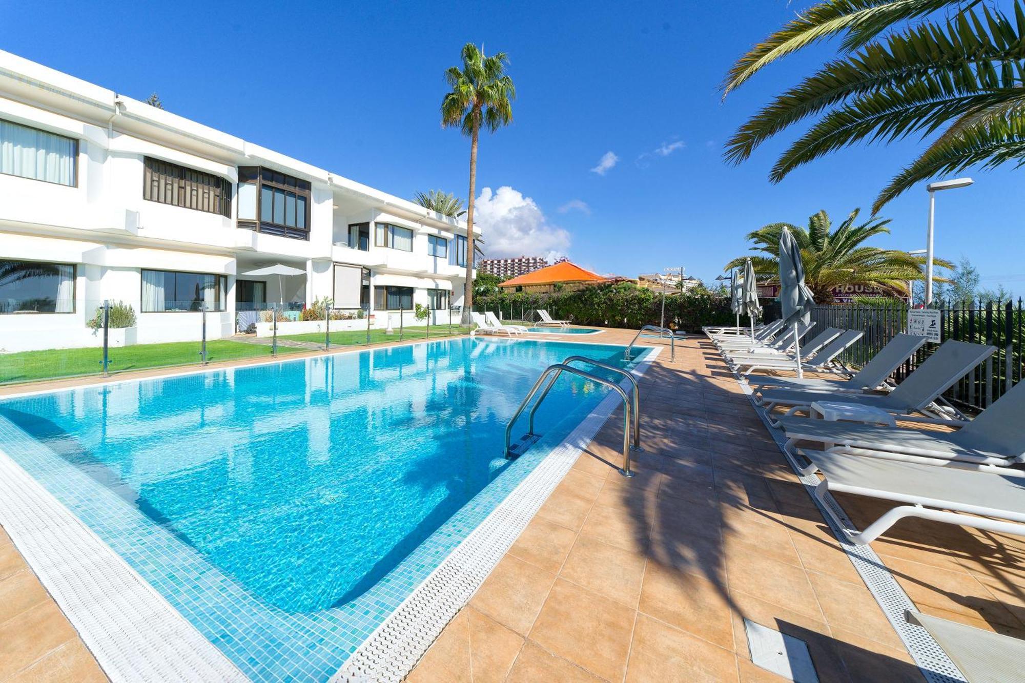 Salt Apartments Reina Sol Плая дел Инглес Екстериор снимка